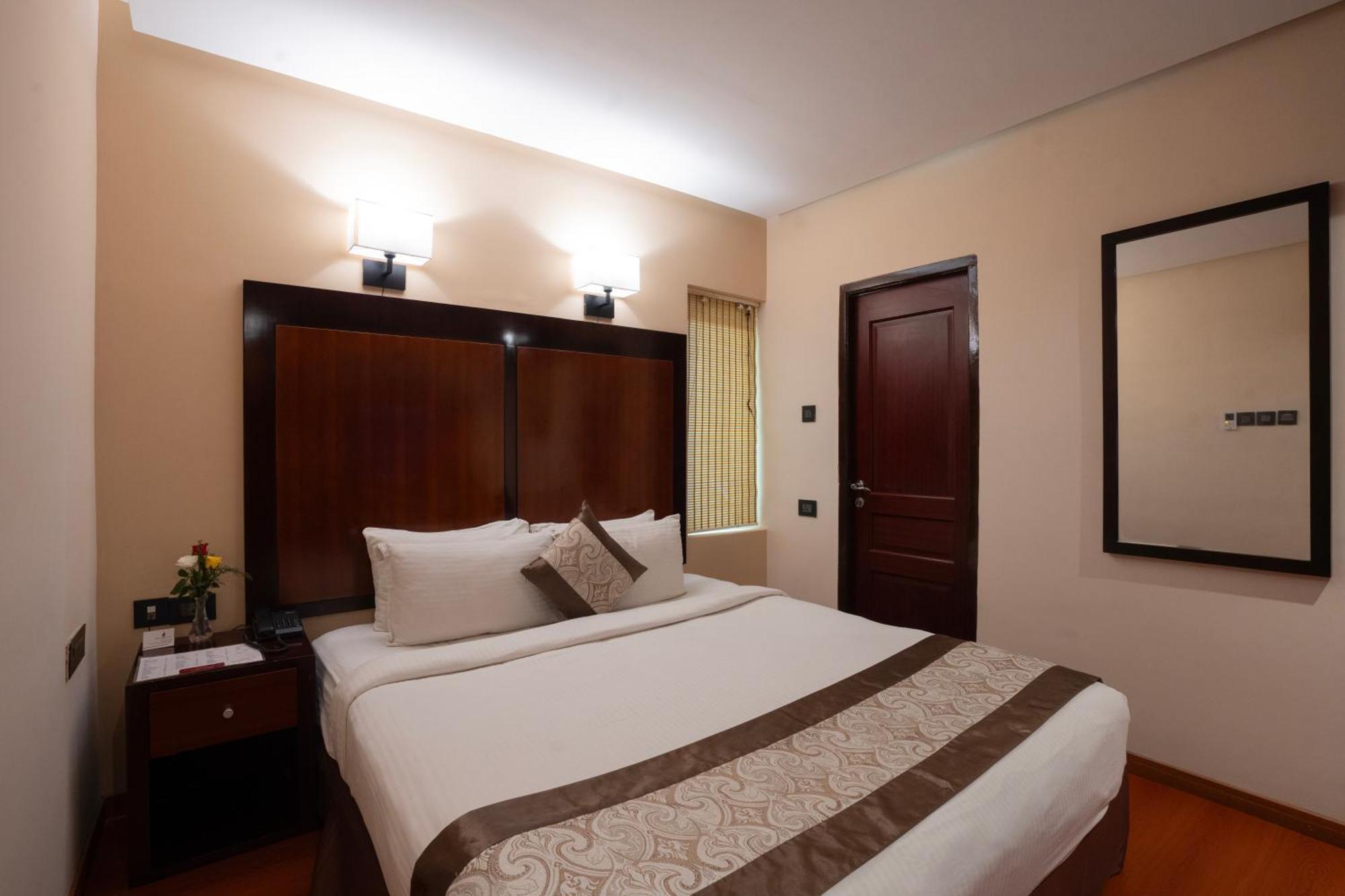 Park Avenue Hotel Nungambakkam Chennai Exteriör bild